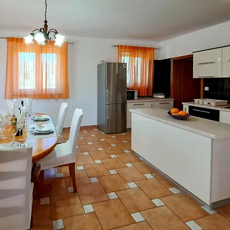 Pet Friendly In With Kitchen Semesterbostad *
