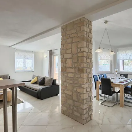 Holiday home Rudi Pula