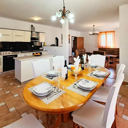 Pet Friendly In With Kitchen * 풀라